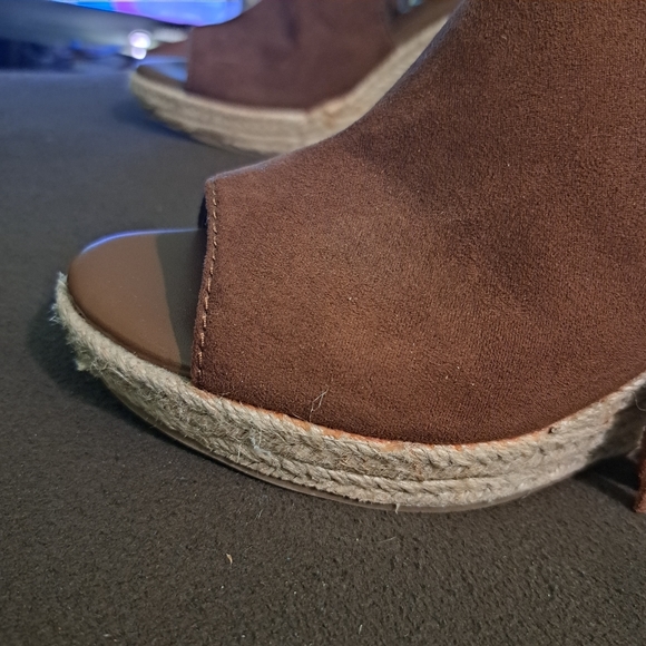 American Eagle Women's Wedges - Picture 2 of 10